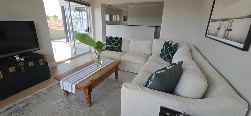 To Let 4 Bedroom Property for Rent in Greenways Golf Estate Western Cape